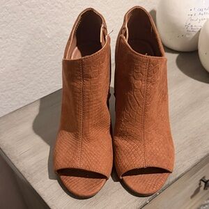 Indigo Textured Brown Peep-Toe Heeled Boots. GREAT COLOR!!